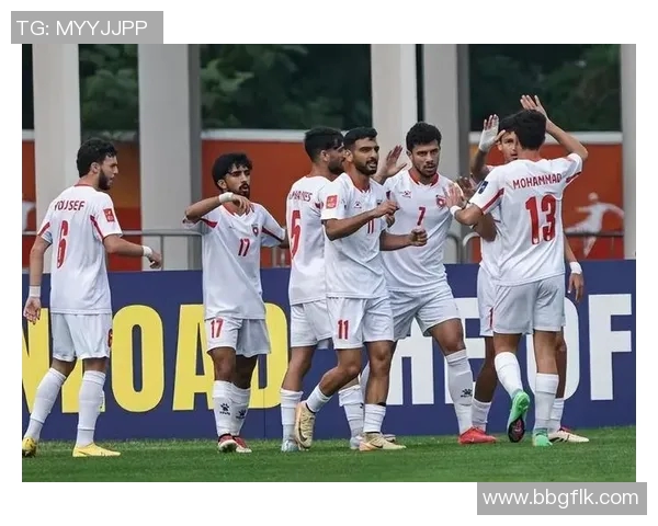 中国男篮与伊朗激战正酣比分胶着双方全力争胜精彩瞬间回顾