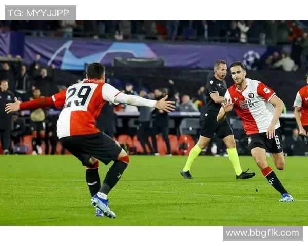 乌特勒支主场迎战埃因霍温双方争夺荷甲争冠关键战役